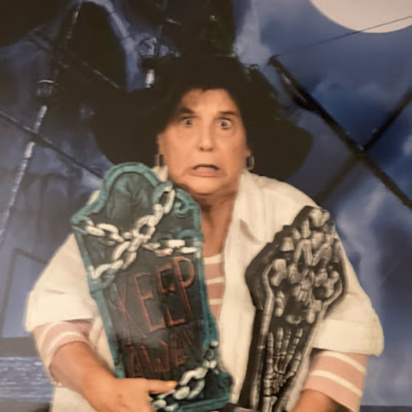 Meet your Posher, Diane - Picture 1 of 1